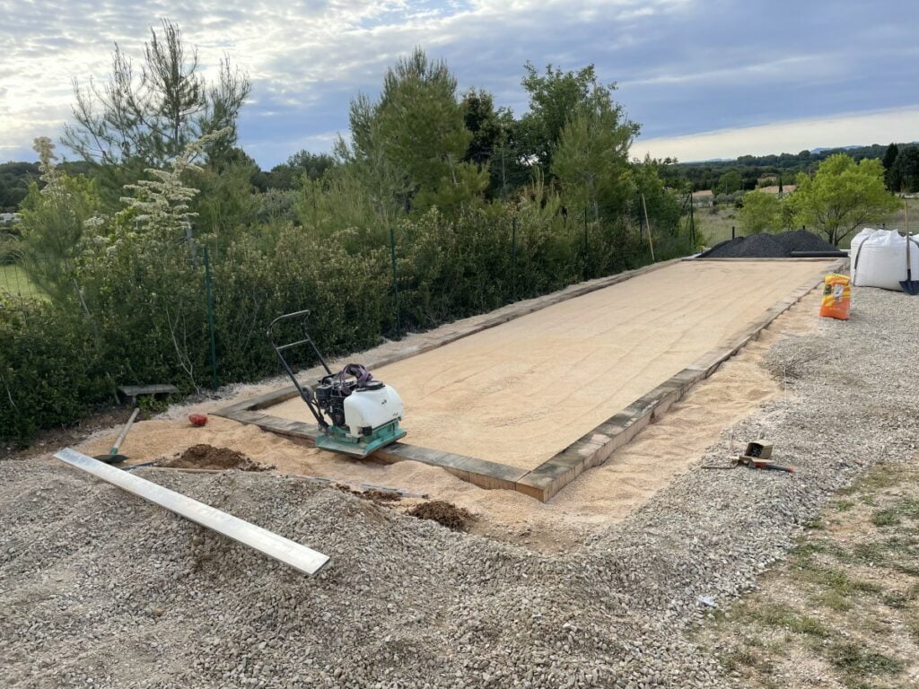 Pose boulodrome à Neffes