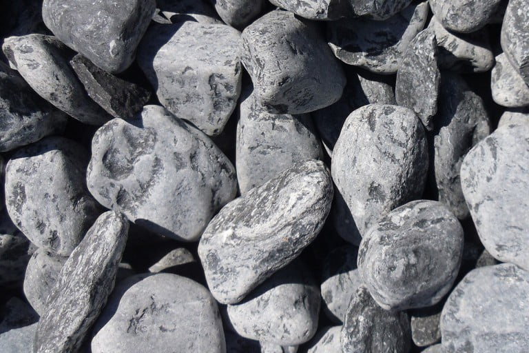 Graviers décoratifs à Châteauroux-les-Alpes