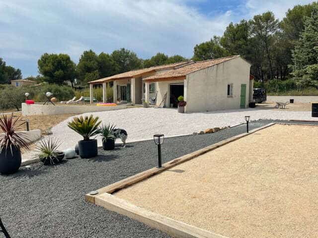 Terrain de pétanque au Puy-Saint-André
