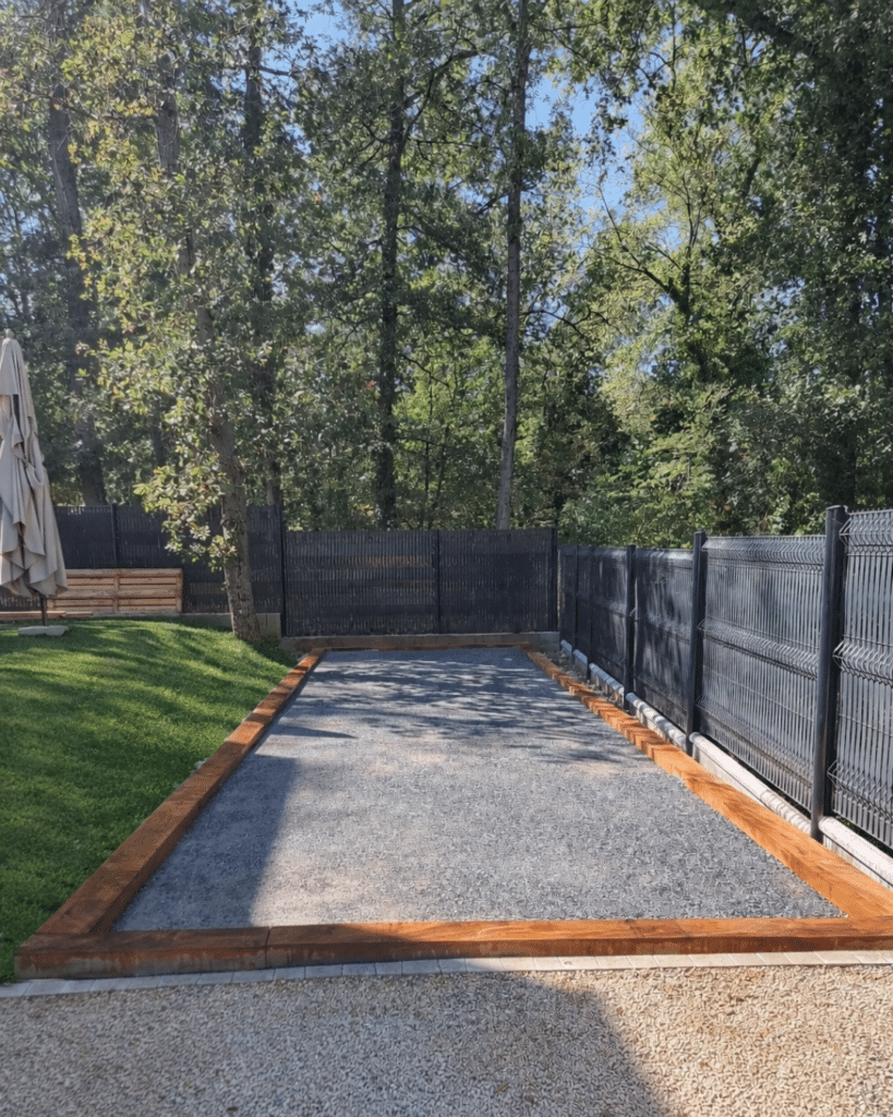 Terrain de pétanque sable stabilisé gris